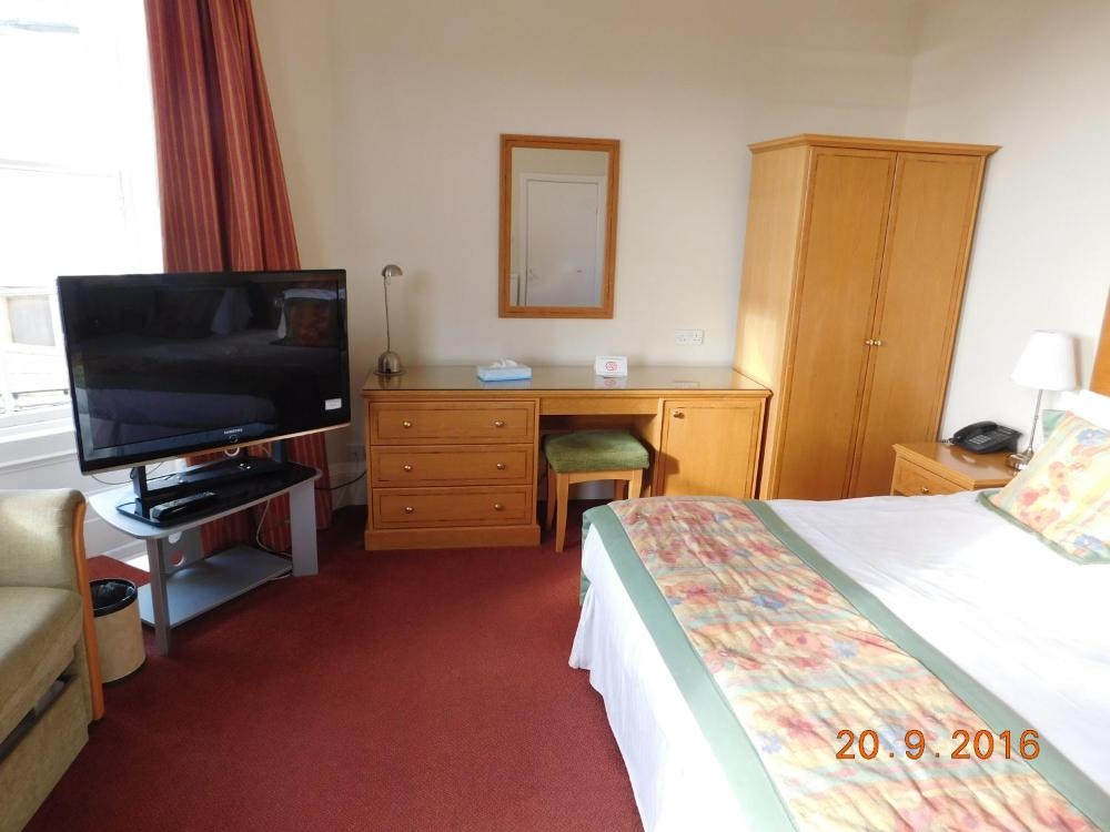 Room image 5