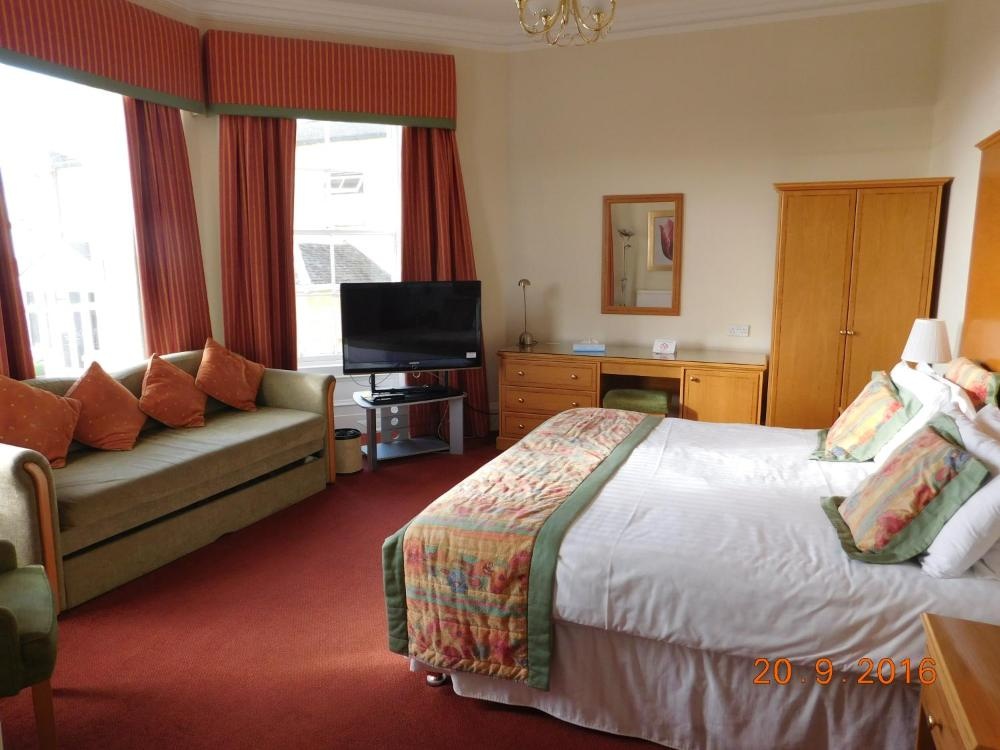 Room image 3